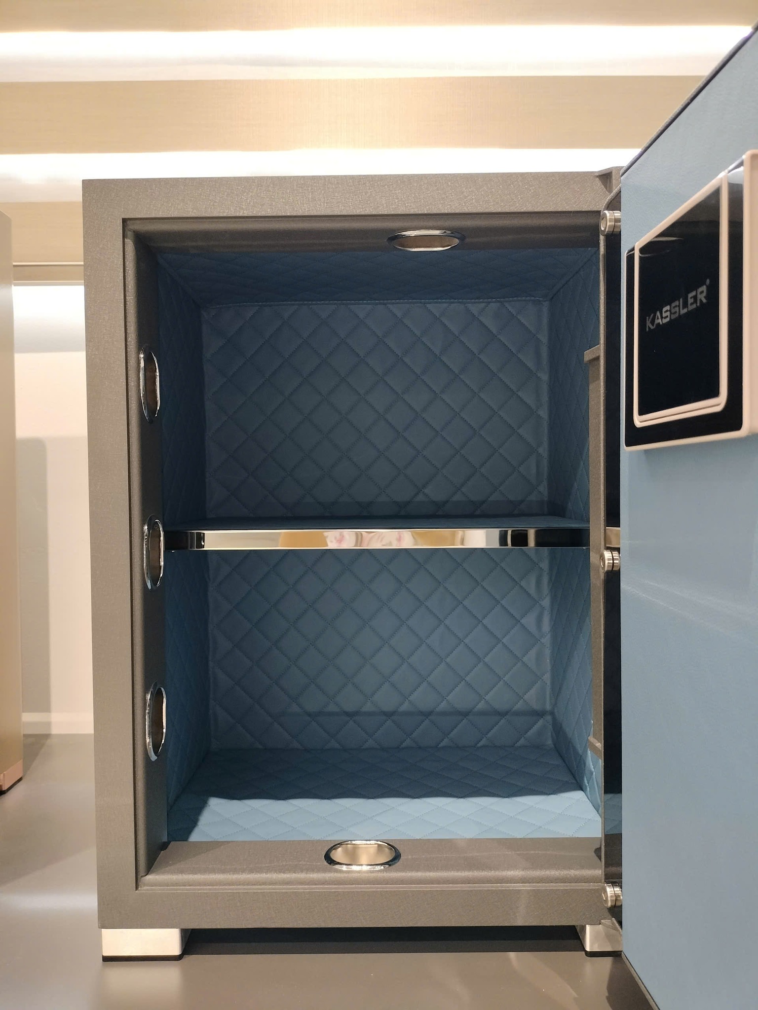 ảnh thực tế Két sắt thông minh kassler KL-55h8 BG