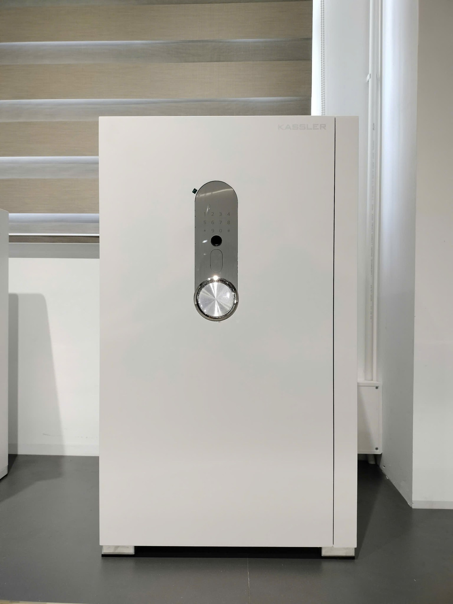 Ảnh thực tế két sắt thông minh kassler kl-75h8 pearl