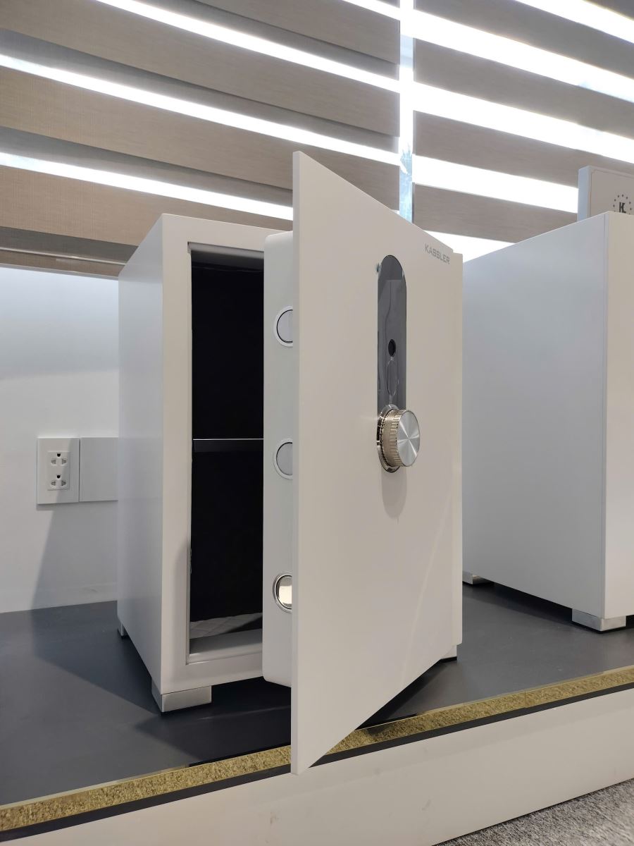 Ảnh thực té két thông minh kassler KL-55H8 Pearl chụp tại showroom kassler