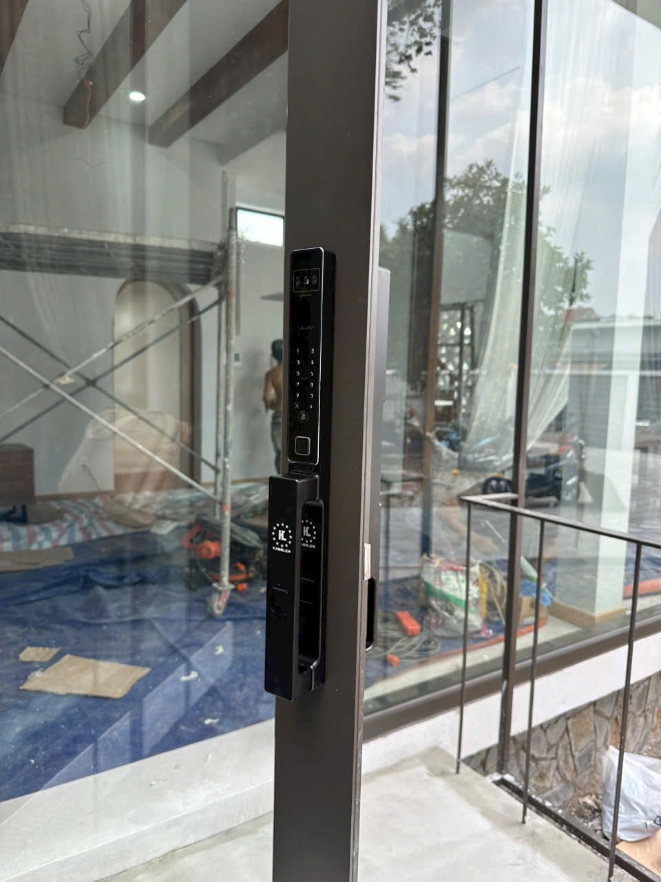 Khóa cửa nhôm kính Kassler KL-599 CNC 02