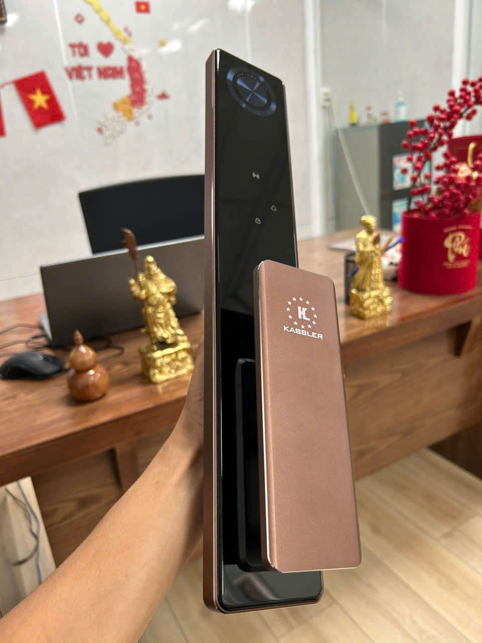 Khóa vân tay Kassler KL-809 CNC ảnh thực tế