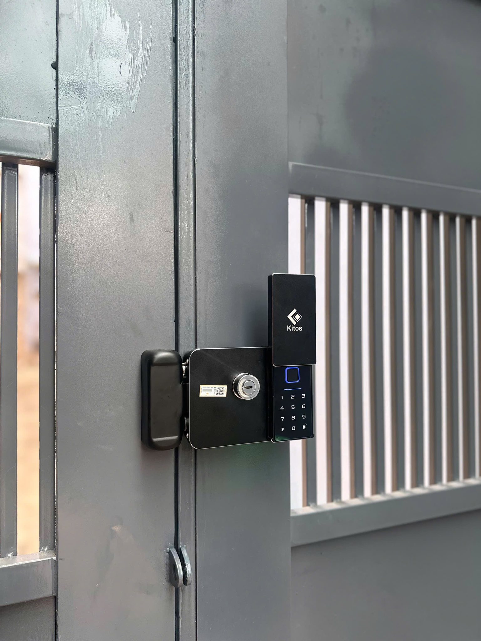 Khóa vân tay Kitos DLS8 CNC chống mưa nắng cực tốt
