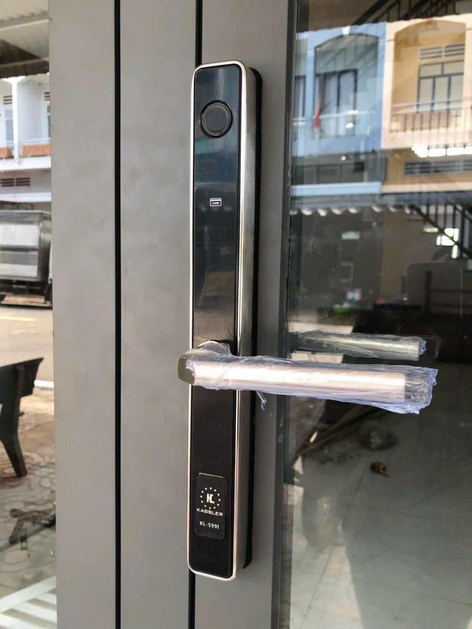 khóa vân tay kassler KL-599I chuyên lắp cửa nhôm kính, tiện lợi an toàn