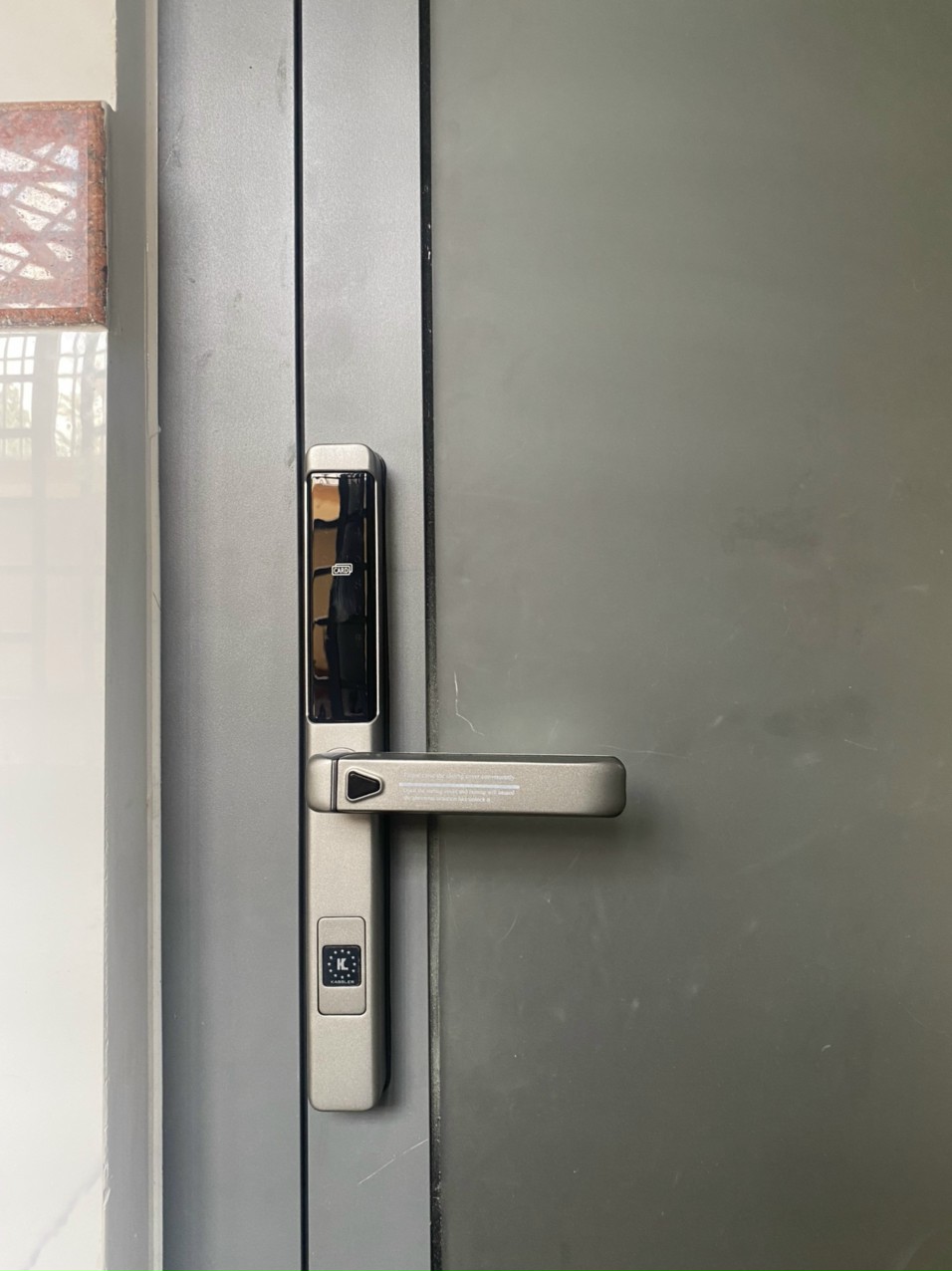 khóa vân tay kassler KL-599 LX Gray chuyên lắp cửa nhôm kính, tiện lợi an toàn