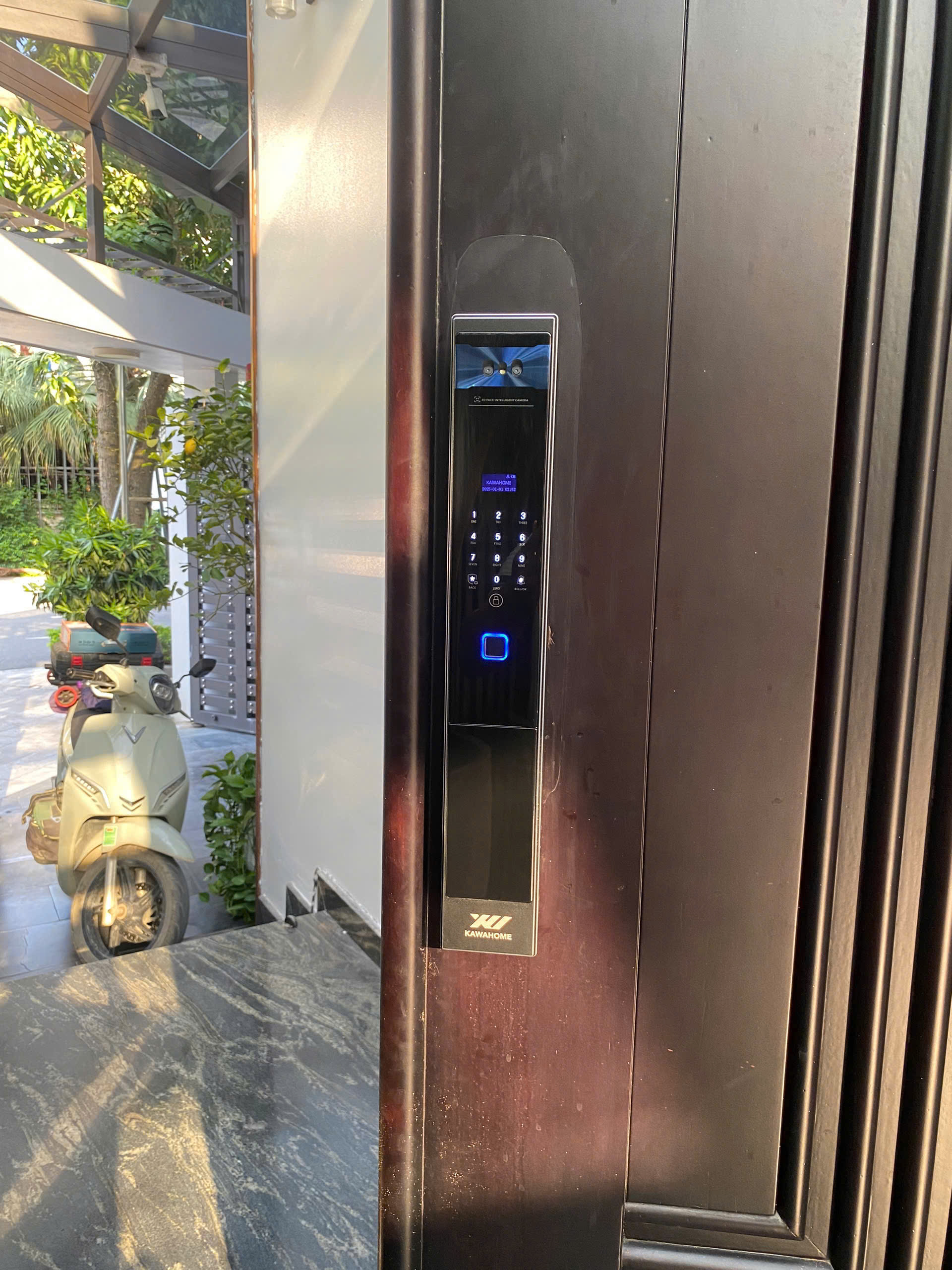 Khóa thông minh chống nước kawa kt69f lắp cửa chính ra vào