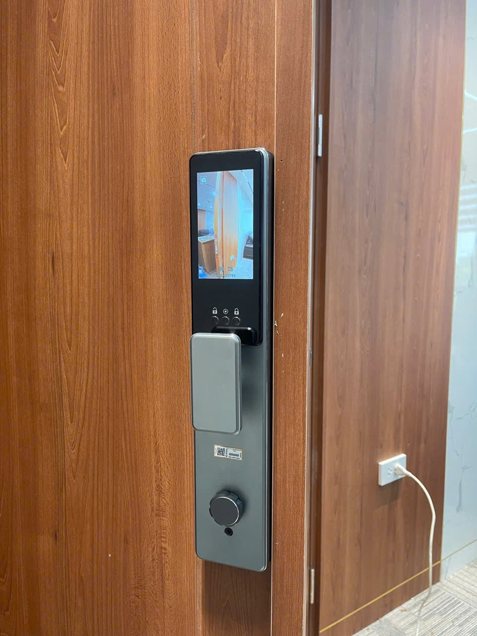 Khóa Kitos KT-X8 mặt sau