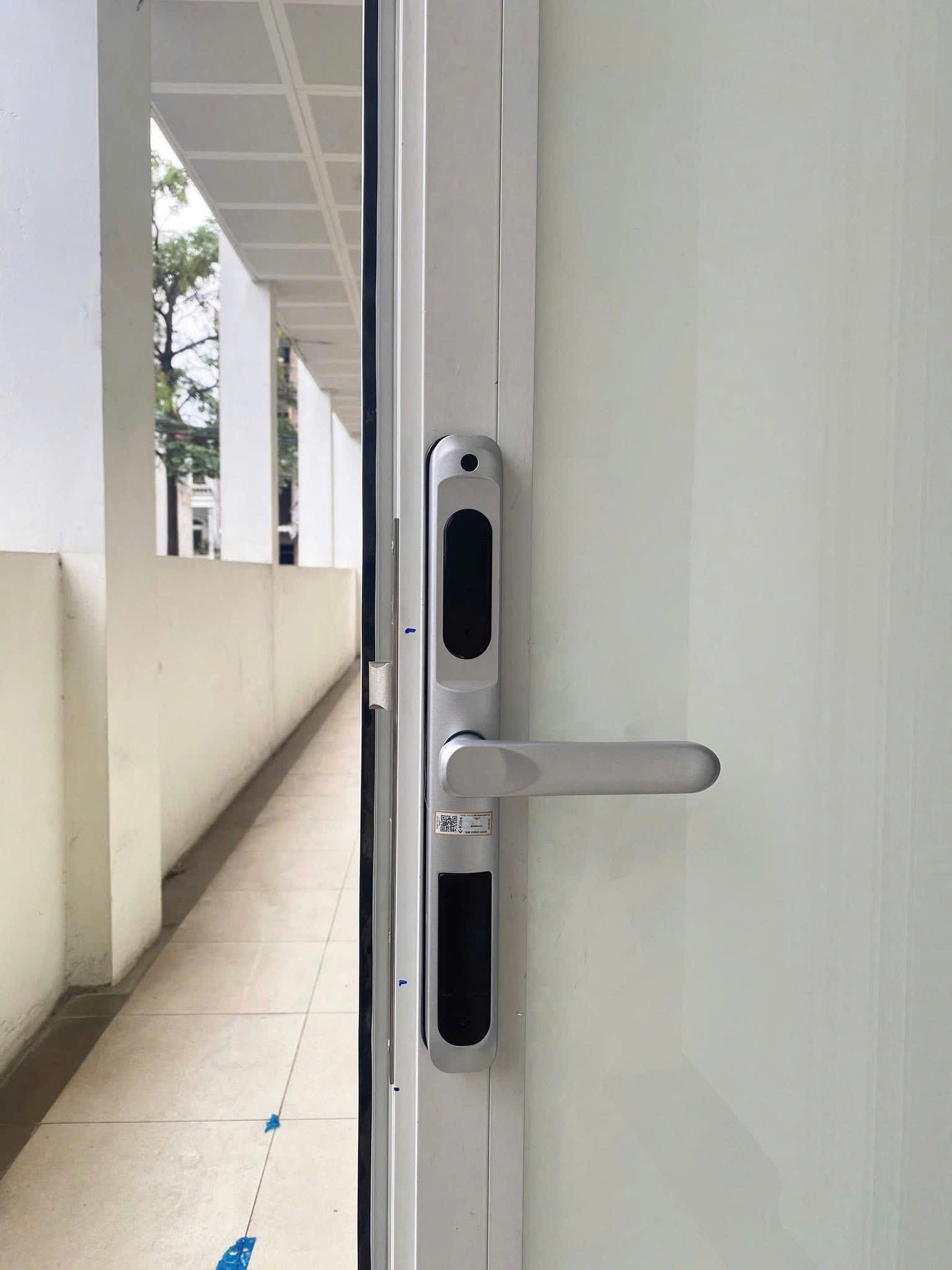 Khóa vân tay Kitos KT-ALX5  Pro mặt sau