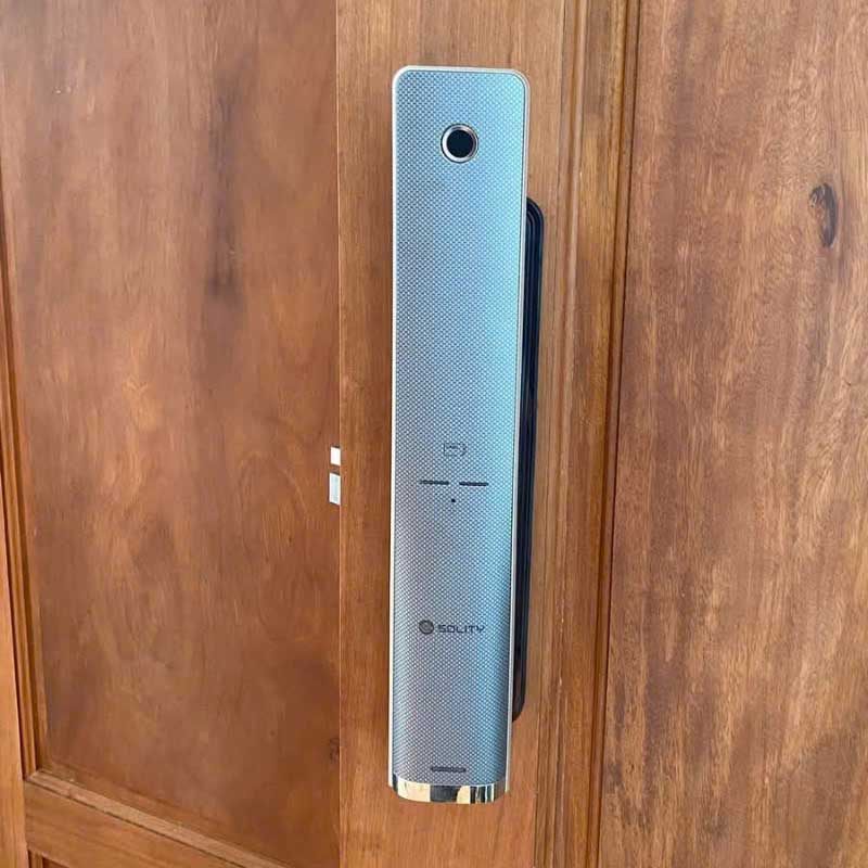 Khóa vân tay hiện đại của Solity mã GP-4000BK