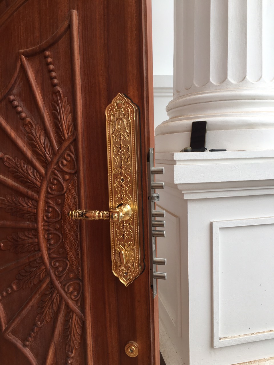 Khóa vân tay Kassler KL-939 có lắp trượt cực kì tiện lợi và an toàn, bền bỉ