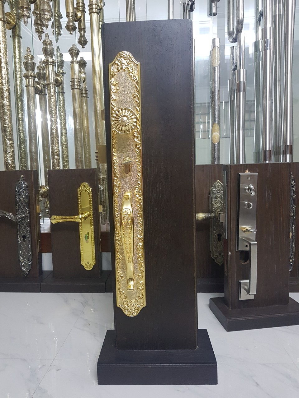 Khóa cửa đại sảnh - 8536