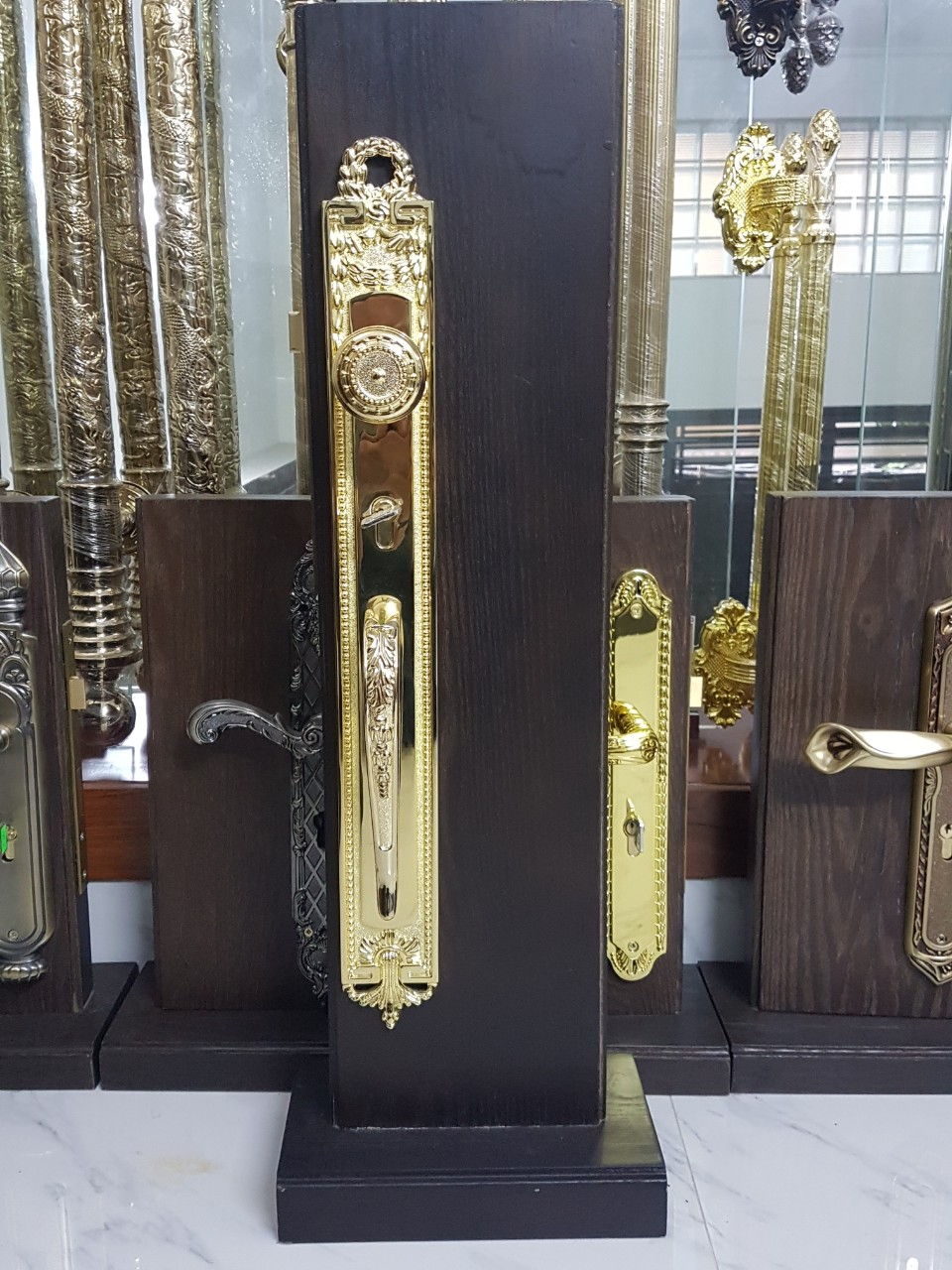Khóa đại sảnh - 8509