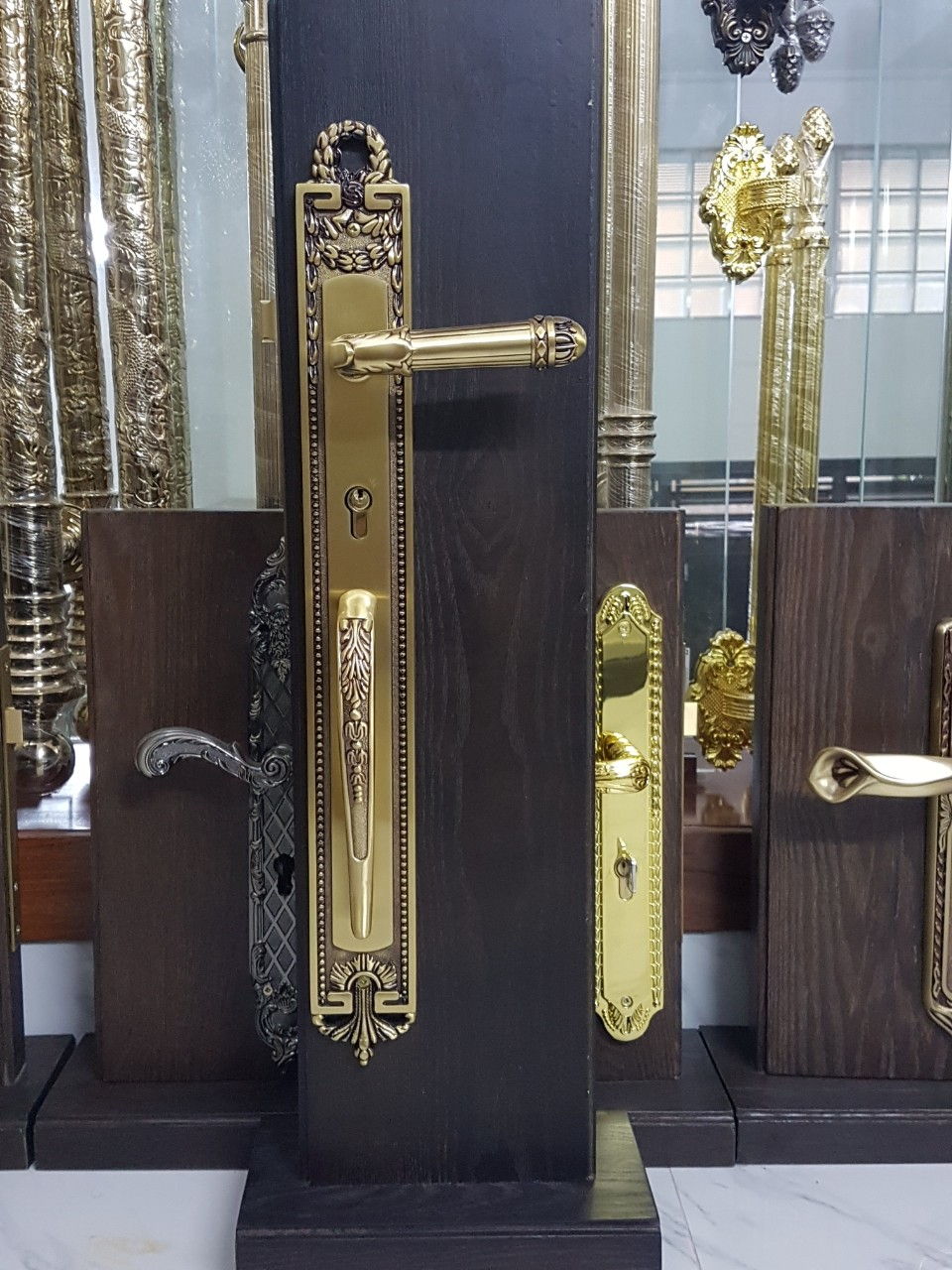 Khóa đại sảnh - 87-0118A RG/H