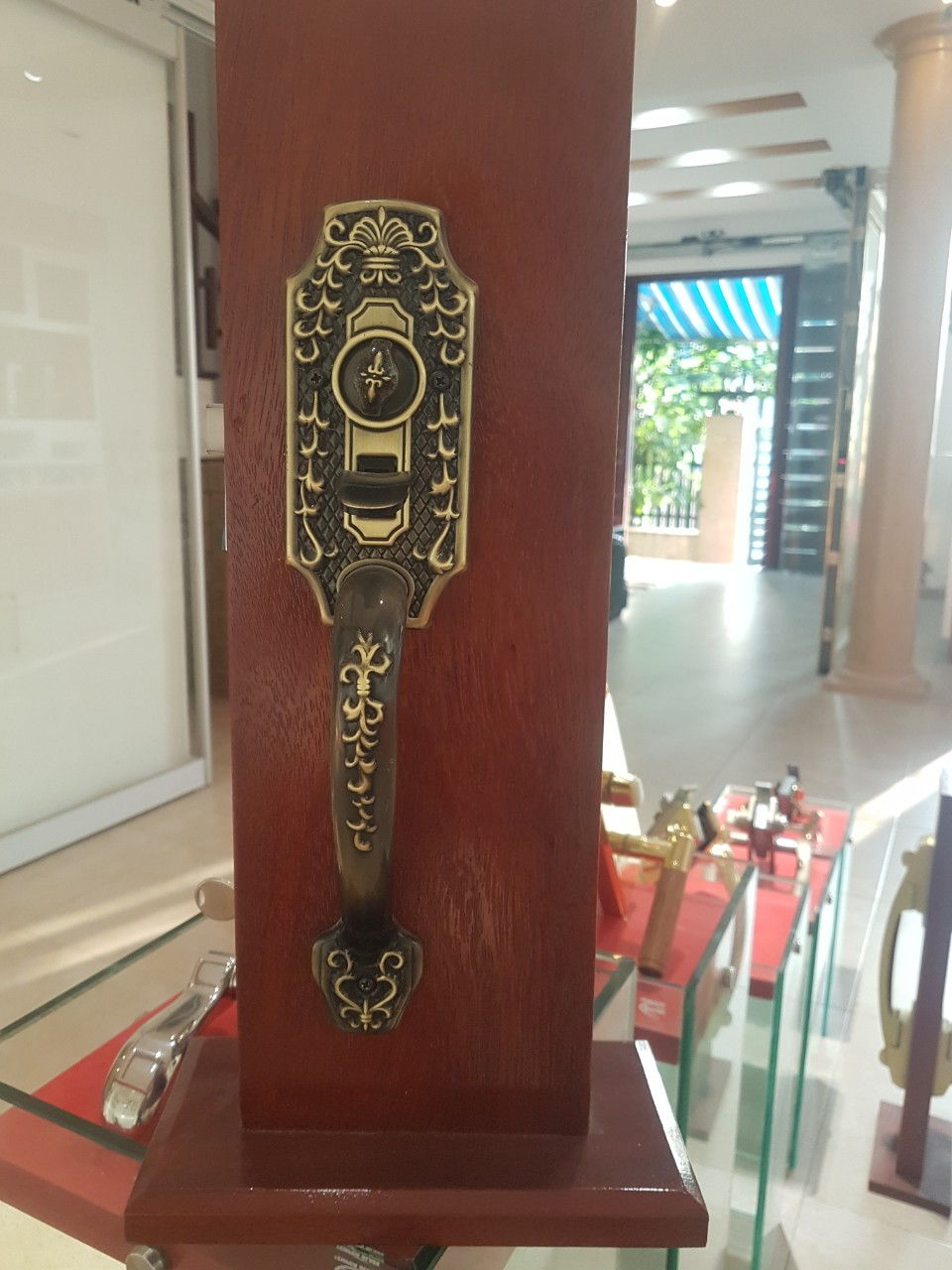 Khóa cửa chính PCT 5 CHA