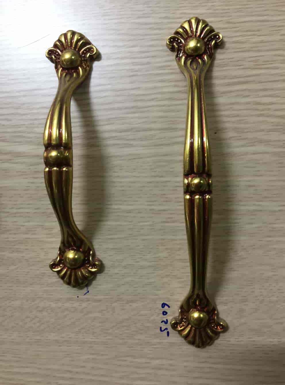 Tay nắm tủ - 6025