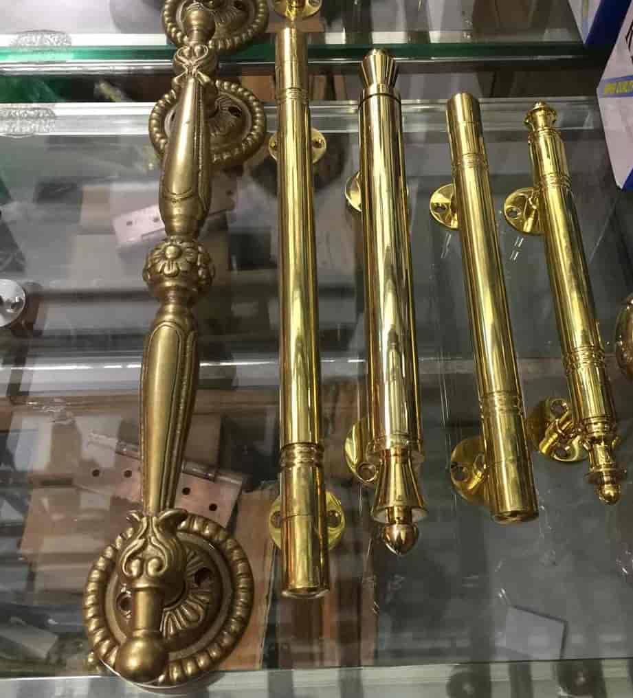 Tay nắm cửa gỗ - kính