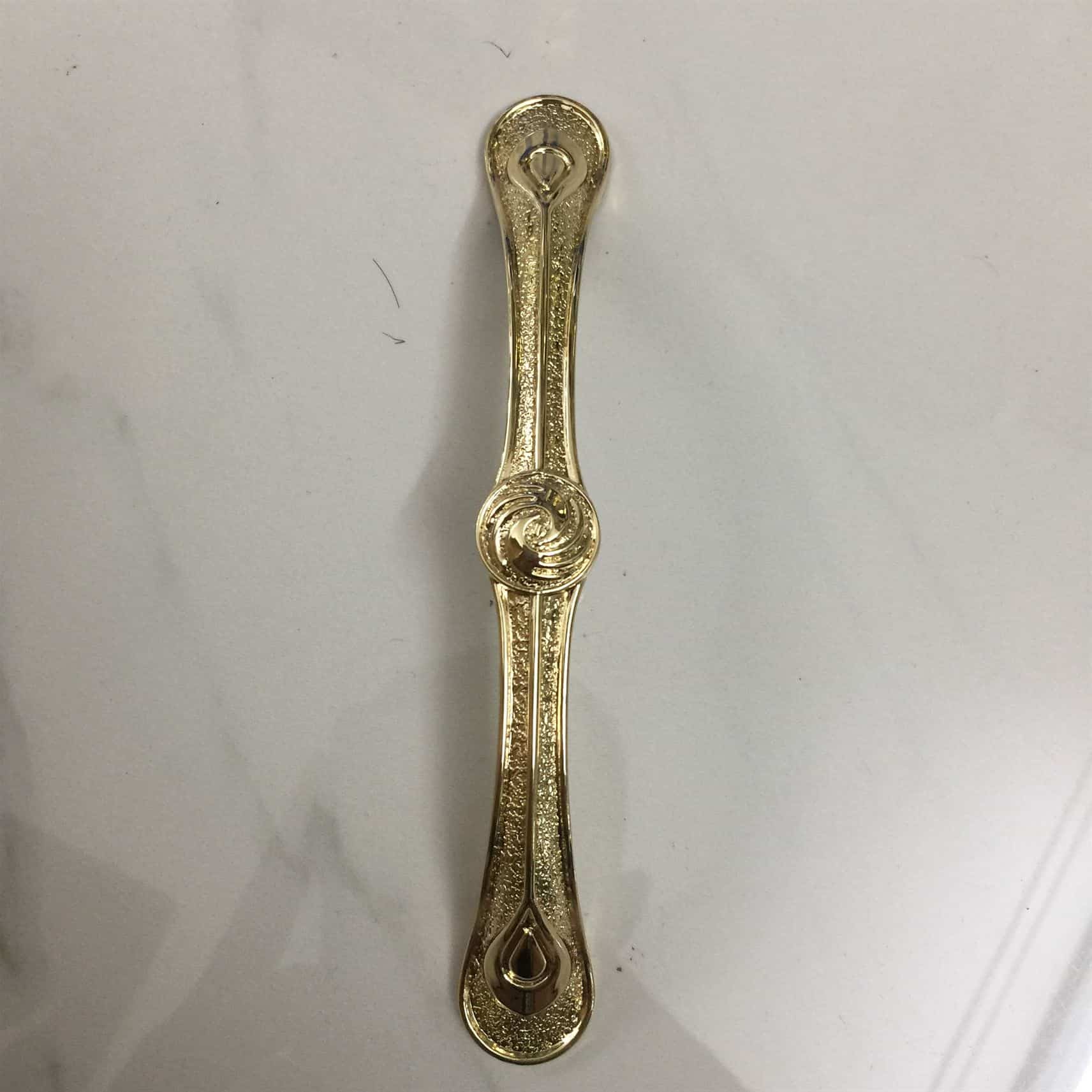 TAY NẮM TỦ - 5550